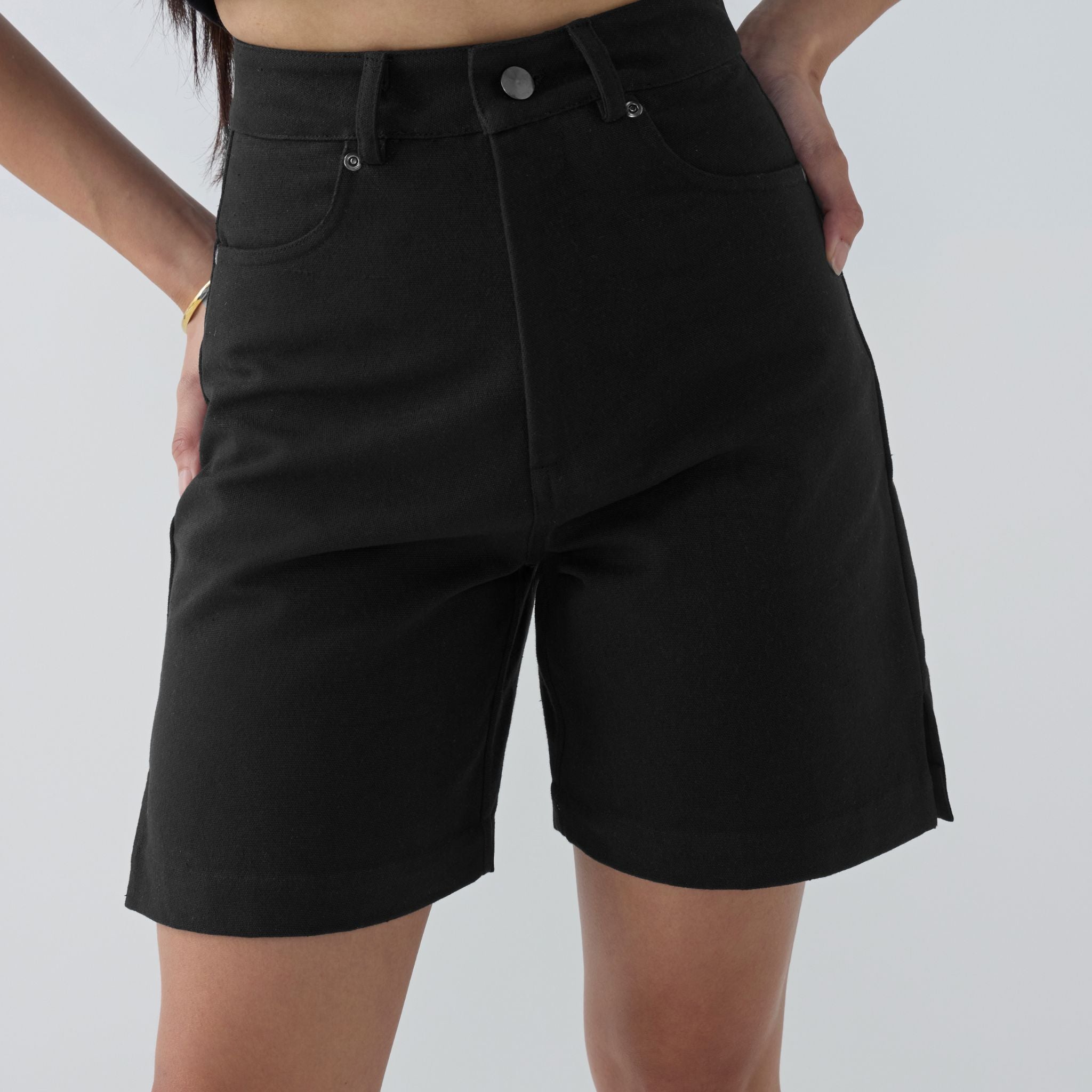 AFYA PETITE Alex Petite Canvas Shorts Black – High-Rise, Mid-Thigh.