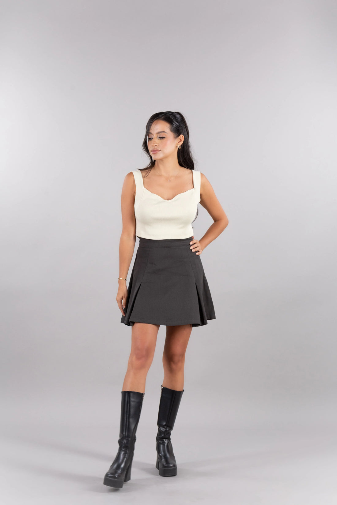 AFYA PETITE Sweetheart organic cotton crop top – side profile, rib texture detail