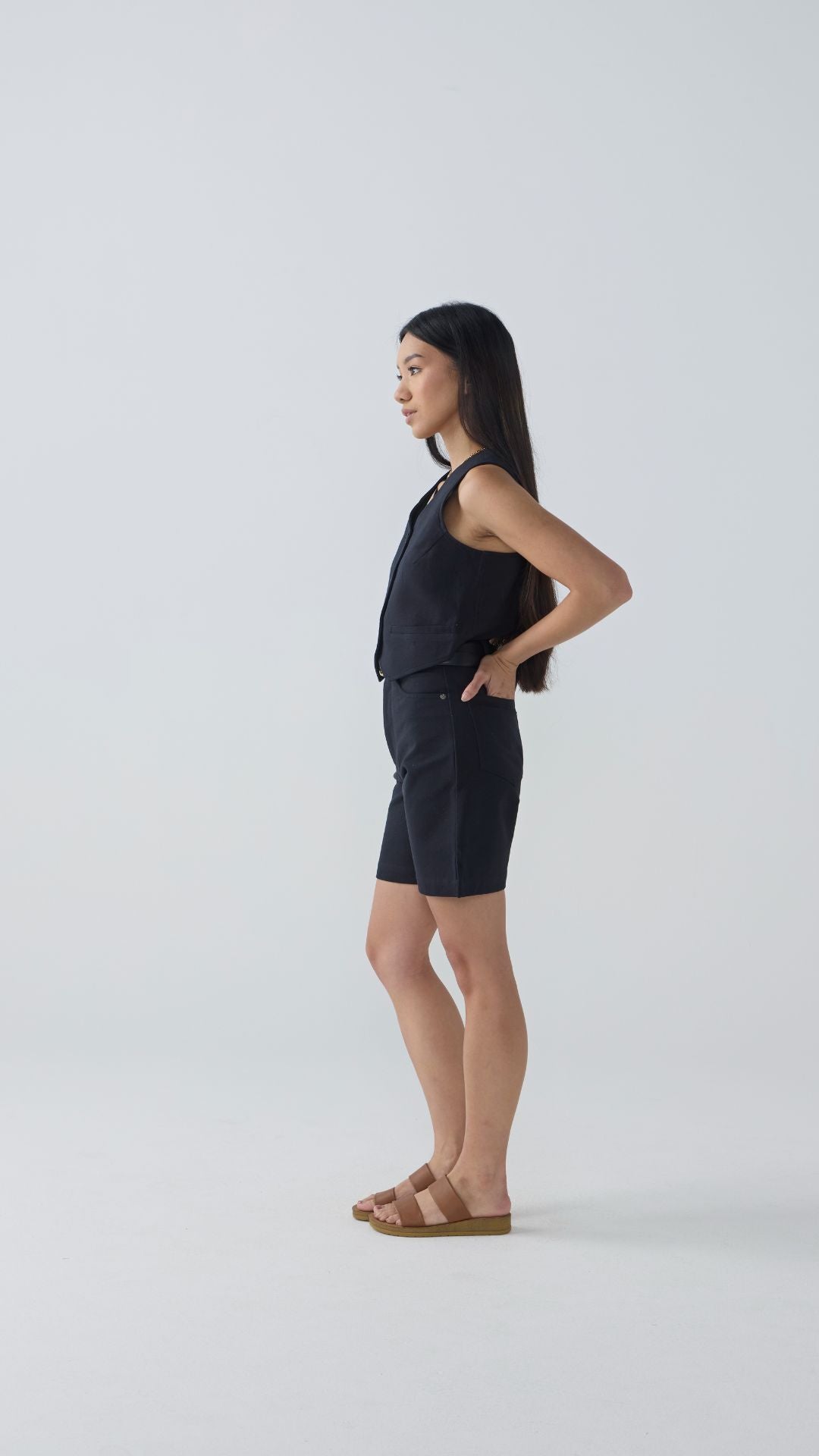 AFYA PETITE Sarah hemp waistcoat black – single-breasted button detail for petite women